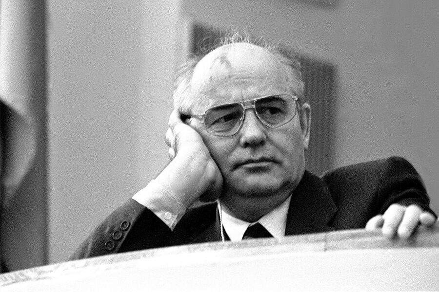 Михаил Горбачев
